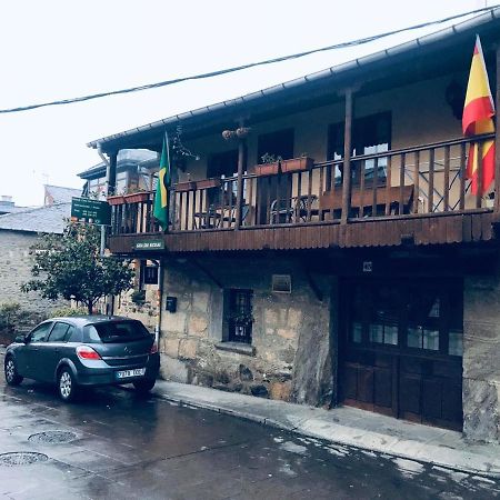 Spacious House In Molinaseca With Mountain View Villa Buitenkant foto